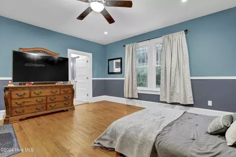 Bedroom - 695 Rooks Rd, Atkinson, NC 28421 photo 4 of 11