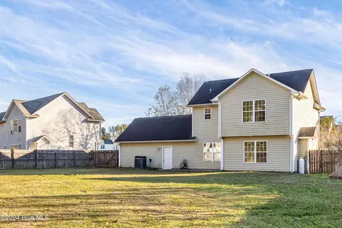 208 Yearling Loop, Jacksonville, NC 28540