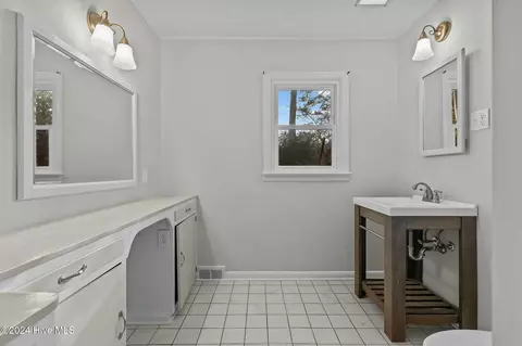 Bath - 192 Thorne Rd, Pinehurst, NC 28374 photo 2 of 4