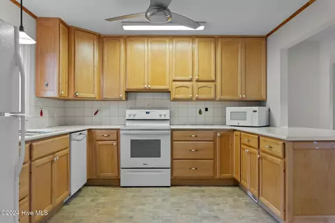 Kitchen - 192 Thorne Rd, Pinehurst, NC 28374 photo 2 of 2