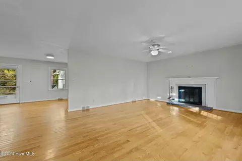 Living - 192 Thorne Rd, Pinehurst, NC 28374 photo 4 of 5