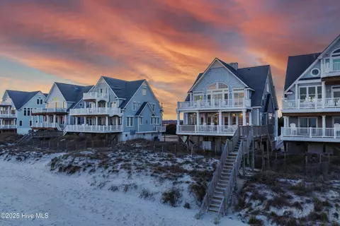 4256 Island Dr, North Topsail Beach, NC 28460