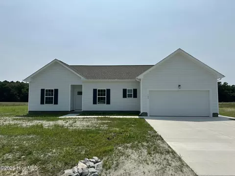 105 Yadkin Dr, Shawboro, NC 27973