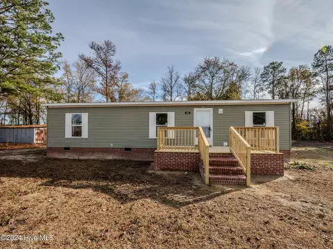414 Smokey Rd, Fairmont, NC 28340