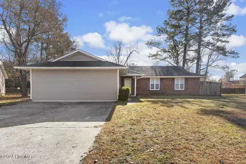 416 Sitton Pl, Jacksonville, NC 28546