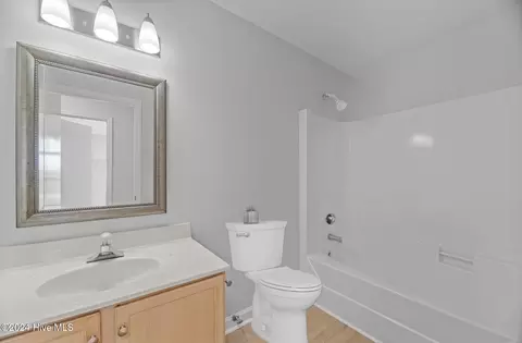 Bath - 4572 Wyse Fork Rd, Dover, NC 28526 photo 1 of 3