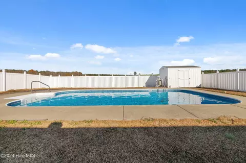 Exterior - 4572 Wyse Fork Rd, Dover, NC 28526 photo 5 of 5