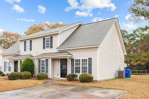 1127 Brownlea Dr #B, Greenville, NC 27858