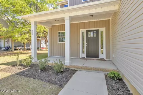 207 Cole Dr, Hampstead, NC 28443 photo 6