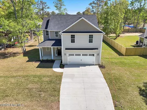 207 Cole Dr, Hampstead, NC 28443