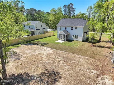 207 Cole Dr, Hampstead, NC 28443 photo 3