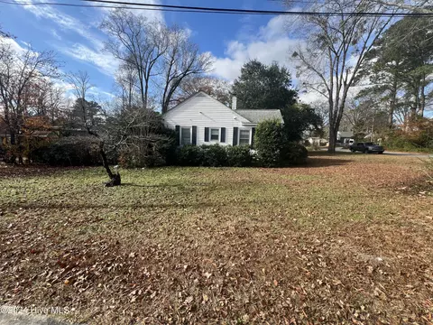 1706 E 6th St, Greenville, NC 27858