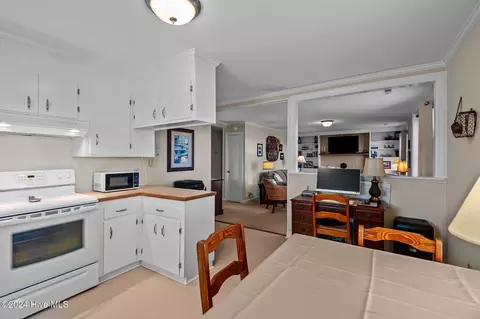 Kitchen - 19 Nc 306 Hwy N, Bath, NC 27808 photo 4 of 5