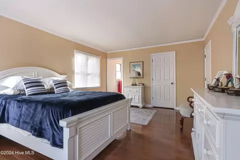 Bedroom - 285 Pinyon Cir, Pinehurst, NC 28374 photo 2 of 3