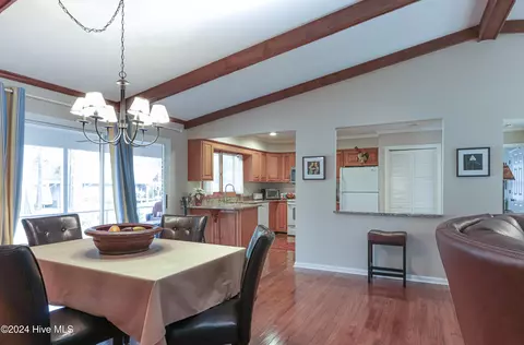Dining - 285 Pinyon Cir, Pinehurst, NC 28374 photo 2 of 3