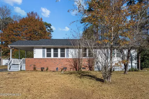 604 Maple St, Jacksonville, NC 28540