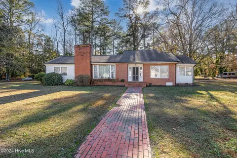 300 E Wayne St, Fremont, NC 27830