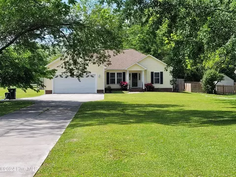 103 N Academy St, Richlands, NC 28574