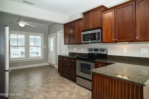 417 Captains Cv UNIT E, Edenton, NC 27932 photo 7
