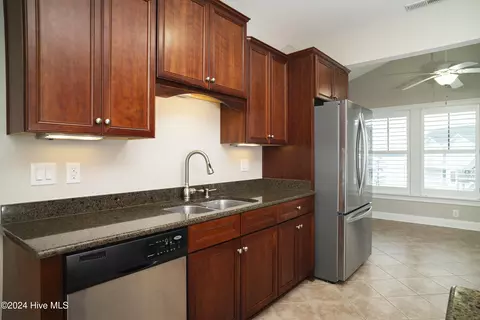 417 Captains Cv UNIT E, Edenton, NC 27932 photo 8