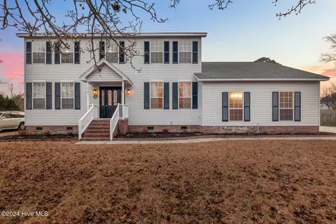 910 Sheffield Dr, Wilmington, NC 28411