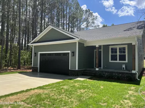 572 Bald Eagle Dr, Vass, NC 28394