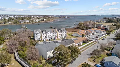 1800 Bay St #305, Morehead City, NC 28557