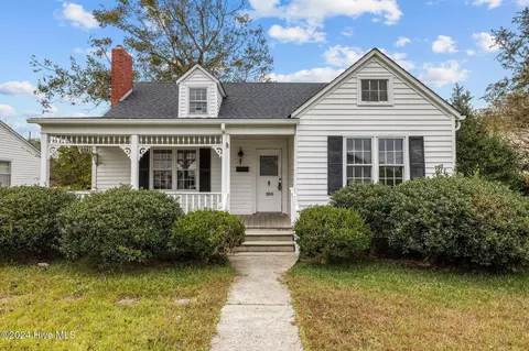 104 Circle Dr, Beaufort, NC 28516
