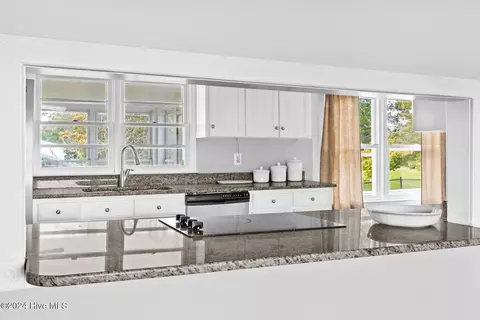 Kitchen - 2923 Sloop Point Loop Rd, Hampstead, NC 28443 photo 1 of 3