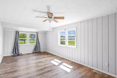Living - 2923 Sloop Point Loop Rd, Hampstead, NC 28443 photo 3 of 3