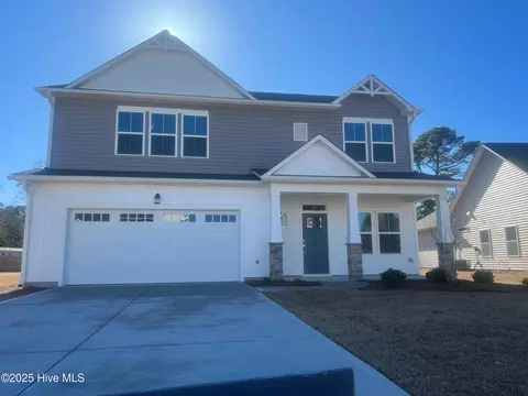221 E Maritt St, Hampstead, NC 28443