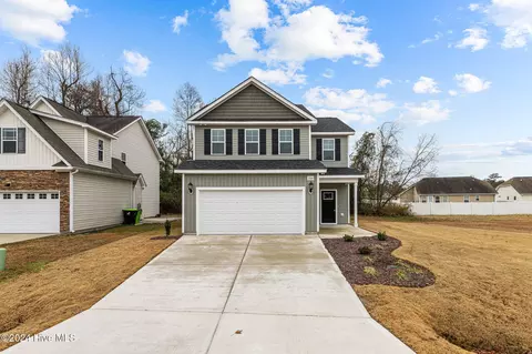 204 Hawks Bluff Dr, New Bern, NC 28560