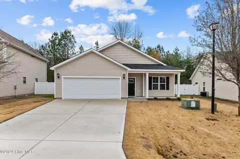 306 Hawks Bluff Dr, New Bern, NC 28560