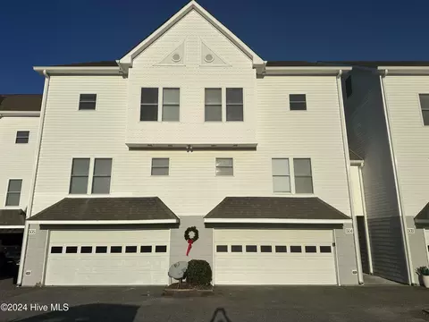 504 Continental Dr, Elizabeth City, NC 27909