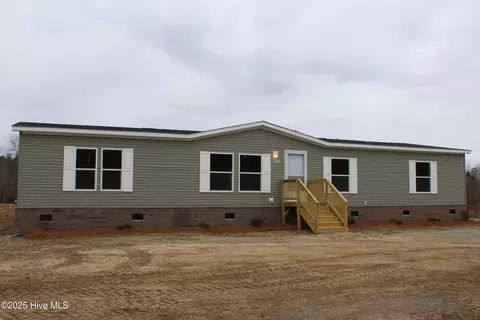 228 Mewborn Dr, Beulaville, NC 28518