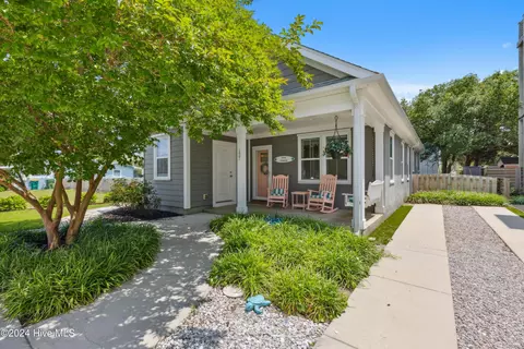 127 Myrtle Ave, Kure Beach, NC 28449