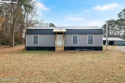 1600 Jackson Store Rd, Beulaville, NC 28518