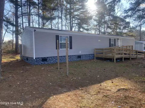 688 Reynolds Cir, Roanoke Rapids, NC 27870