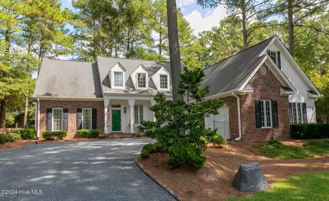 290 Lake Forest Dr, Pinehurst, NC 28374