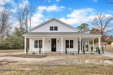 303 S Sycamore St, Fremont, NC 27830