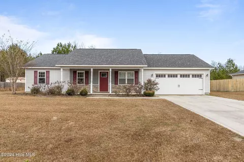 413 Mccall Dr, Jacksonville, NC 28540