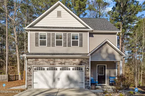 221 Peters Ln, Jacksonville, NC 28540