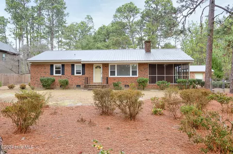 272 Thorne Rd, Pinehurst, NC 28374