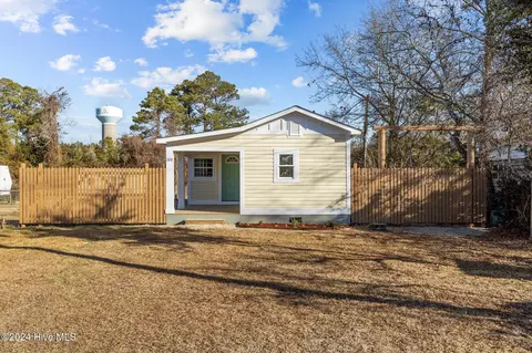 208 Dorcas Dr, Morehead City, NC 28557