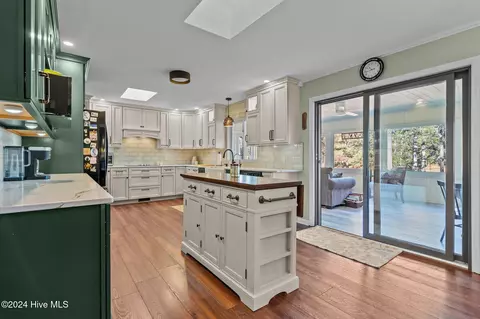142 Lancashire Ln, West End, NC 27376