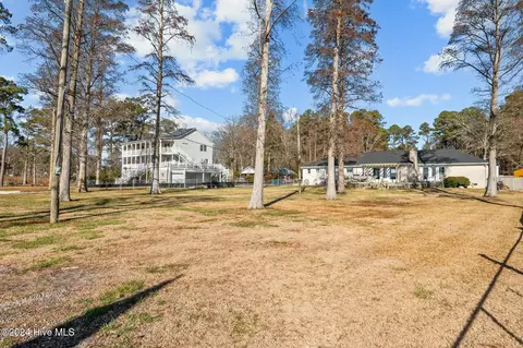 Exterior - 325 Clark Rd, Bath, NC 27808 photo 5 of 7