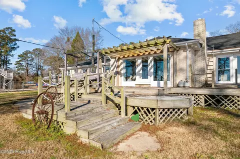 Exterior - 325 Clark Rd, Bath, NC 27808 photo 3 of 7