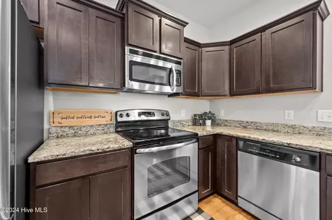 110 Roughleaf Trl, Hampstead, NC 28443 photo 10