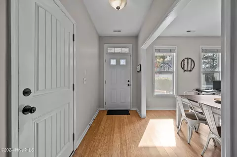 110 Roughleaf Trl, Hampstead, NC 28443 photo 4