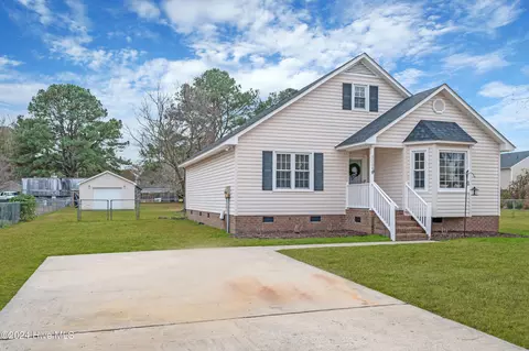 2208 Rolling Meadows Dr, Greenville, NC 27858